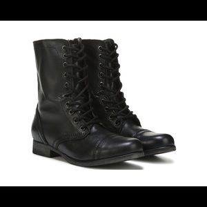 ICONIC STEVE MADDEN TROOPA BOOTS
